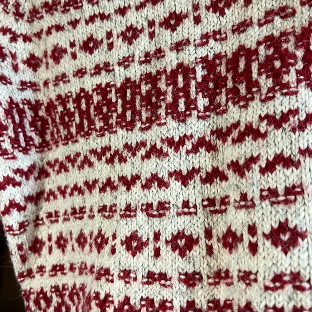 ✨ Abercrombie & Fitch Women’s Gray Red Nordic Sweater Small - Picture 7 of 9